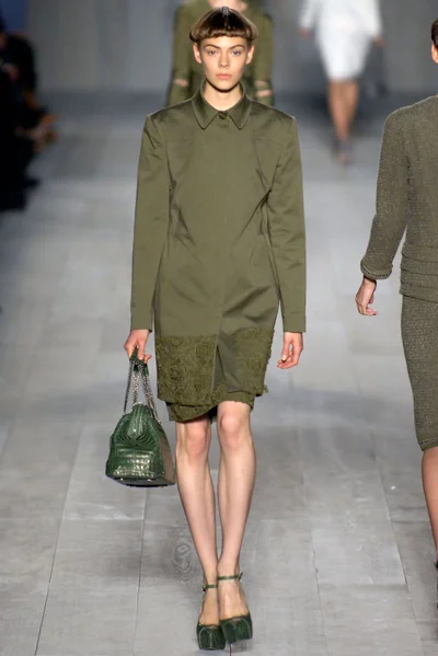 Look 14